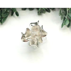 Statement ring silver flower size 6.25 Premier Design